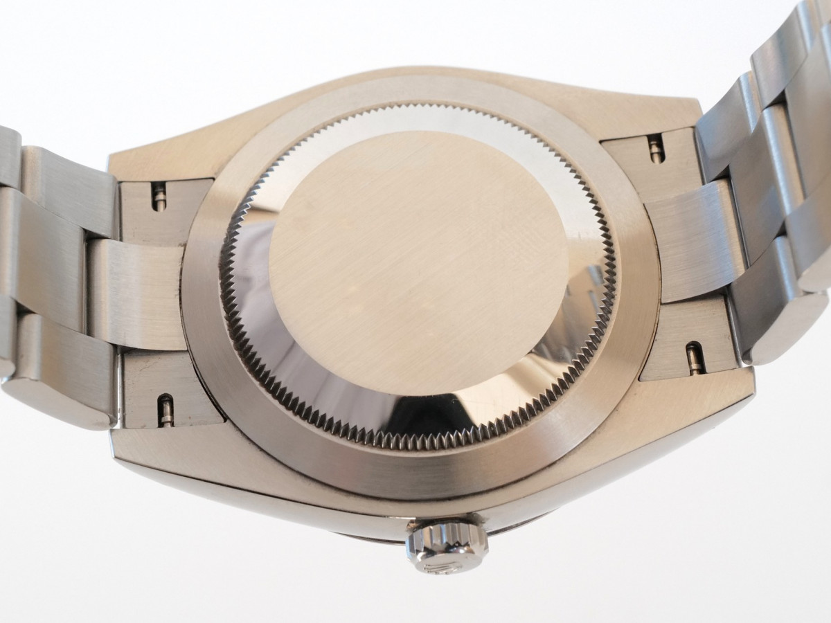 Швейцарський годинник Rolex Oyster Perpetual 41 Green Dial