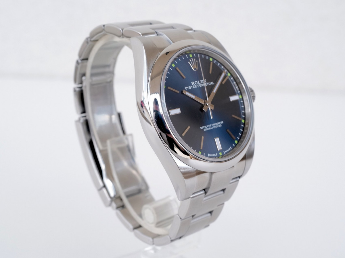 Швейцарський годинник Rolex Oyster Perpetual 39 Blue Dial