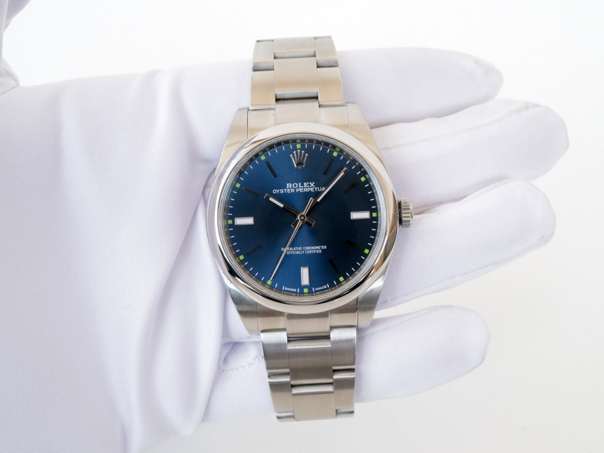 Швейцарський годинник Rolex Oyster Perpetual 39 Blue Dial