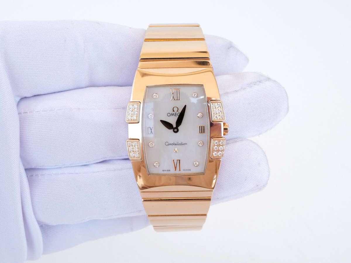 Швейцарские часы Omega Constellation Quadrella Quartz 18K Rose Gold MOP Dial