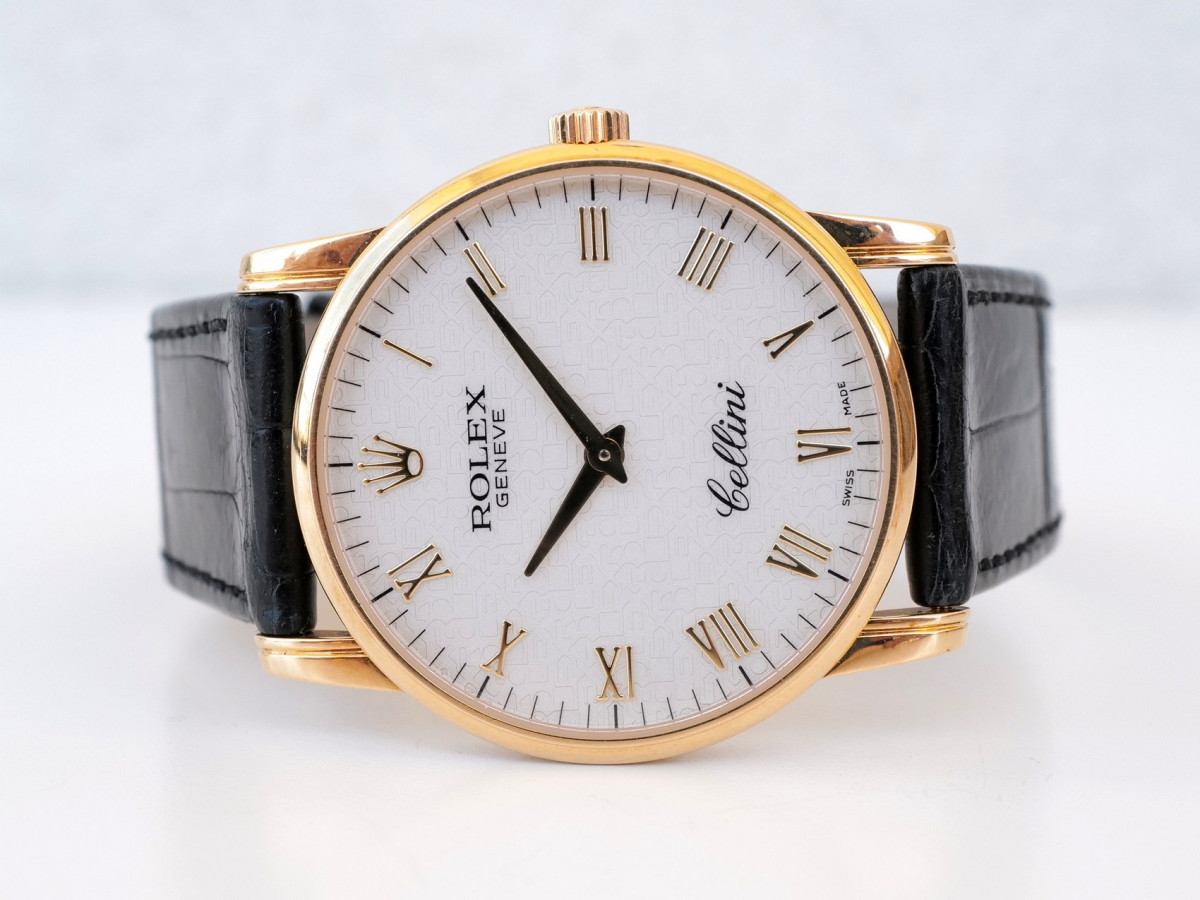 Швейцарський годинник Rolex Cellini 18K Yellow Gold Manual Wind White Dial