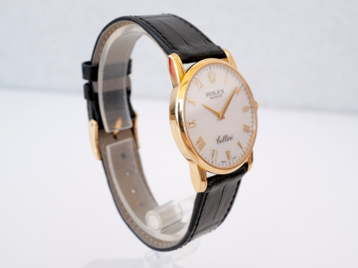 Швейцарський годинник Rolex Cellini 18K Yellow Gold Manual Wind White Dial