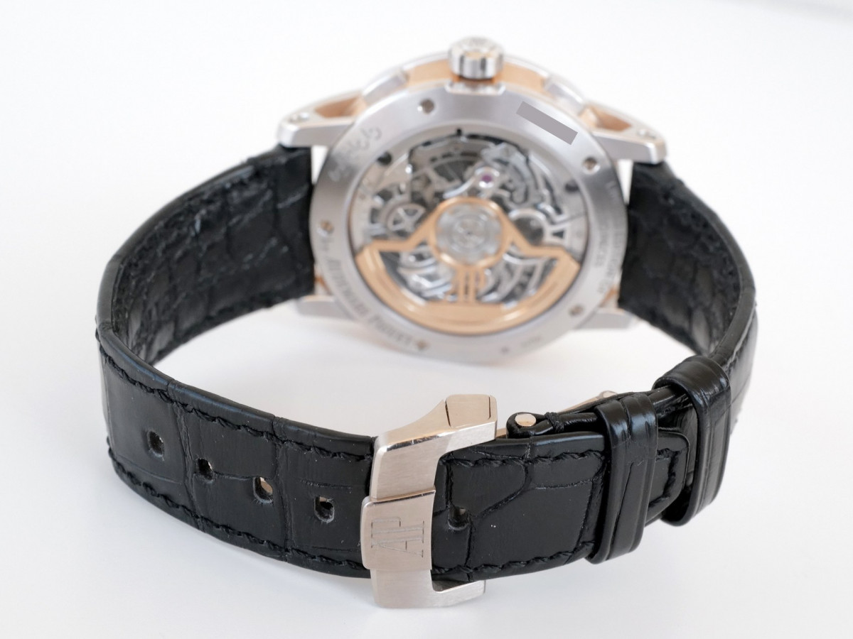 Швейцарские часы Audemars Piguet Code 11.59 Flying Tourbillon Flyback Chrongraph 18K White And Rose Gold Limited Edition 50 Pieces