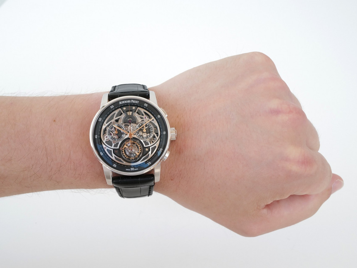 Швейцарские часы Audemars Piguet Code 11.59 Flying Tourbillon Flyback Chrongraph 18K White And Rose Gold Limited Edition 50 Pieces