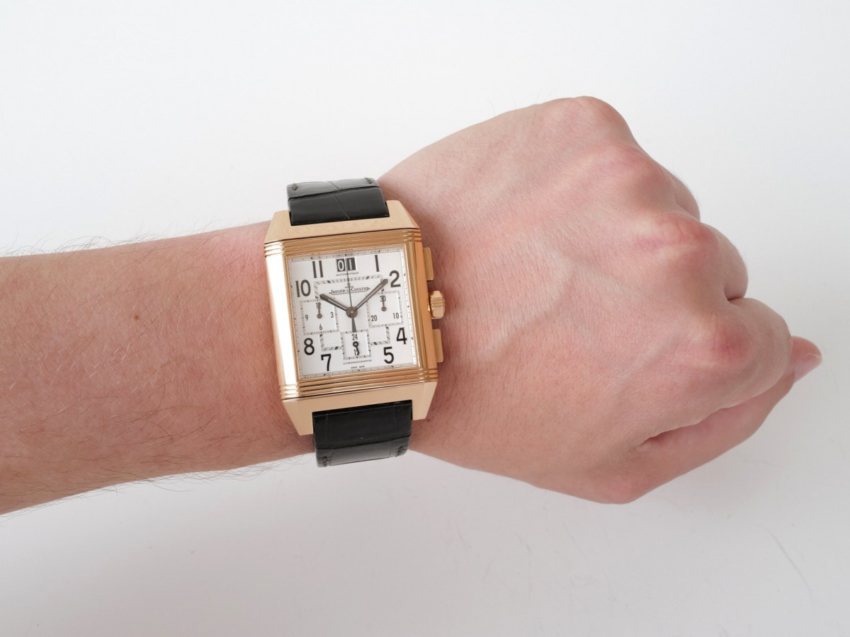 Швейцарские часы Jaeger-LeCoultre Reverso Squadra Chronograph GMT 18k Rose Gold