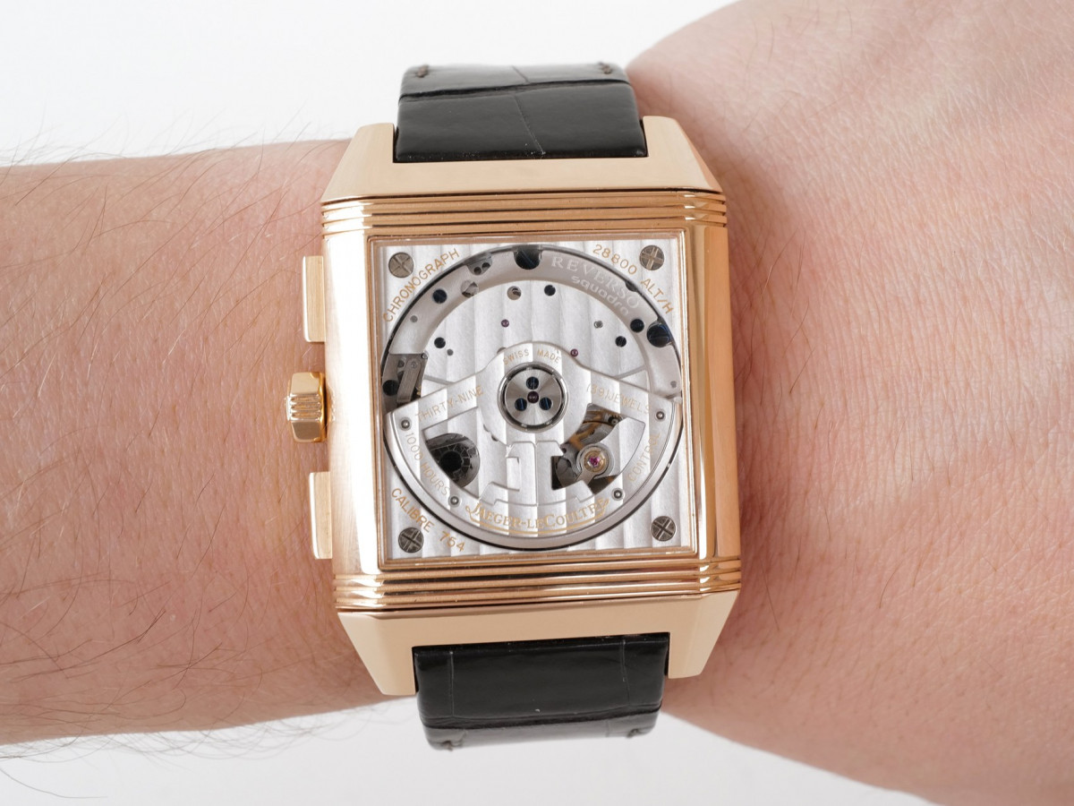 Швейцарские часы Jaeger-LeCoultre Reverso Squadra Chronograph GMT 18k Rose Gold