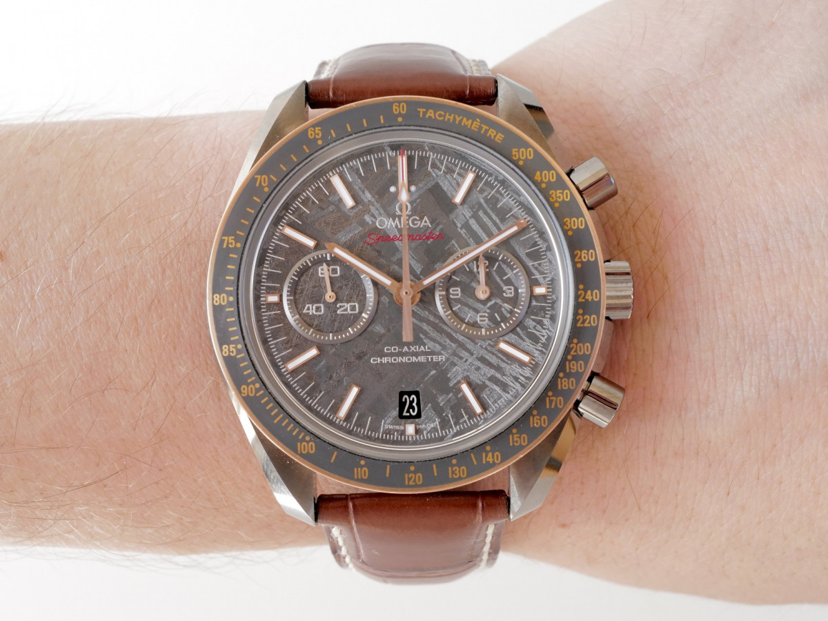 Швейцарський годинник Omega Speedmaster Moonwatch Grey Side of the Moon Meteorite Dial Ceramic