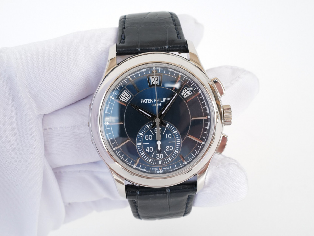Швейцарський годинник Patek Philippe Complications Annual Calendar Flyback Chronograph Platinum 950 Blue Dial