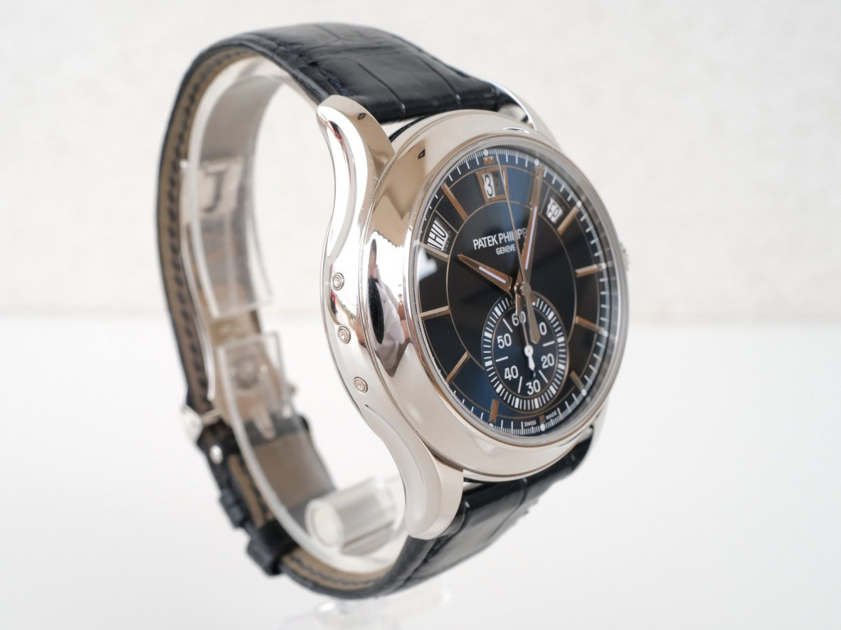 Швейцарський годинник Patek Philippe Complications Annual Calendar Flyback Chronograph Platinum 950 Blue Dial