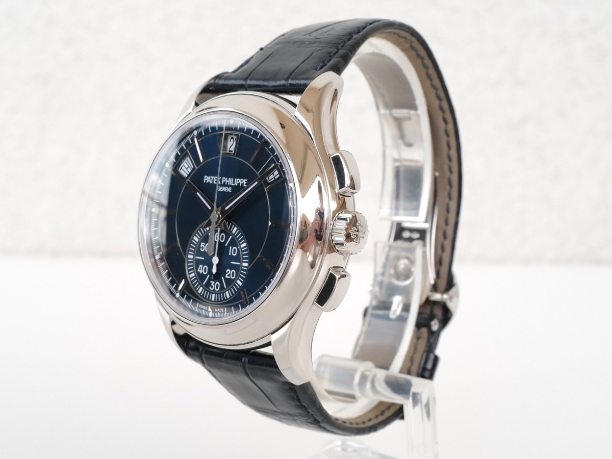 Швейцарський годинник Patek Philippe Complications Annual Calendar Flyback Chronograph Platinum 950 Blue Dial