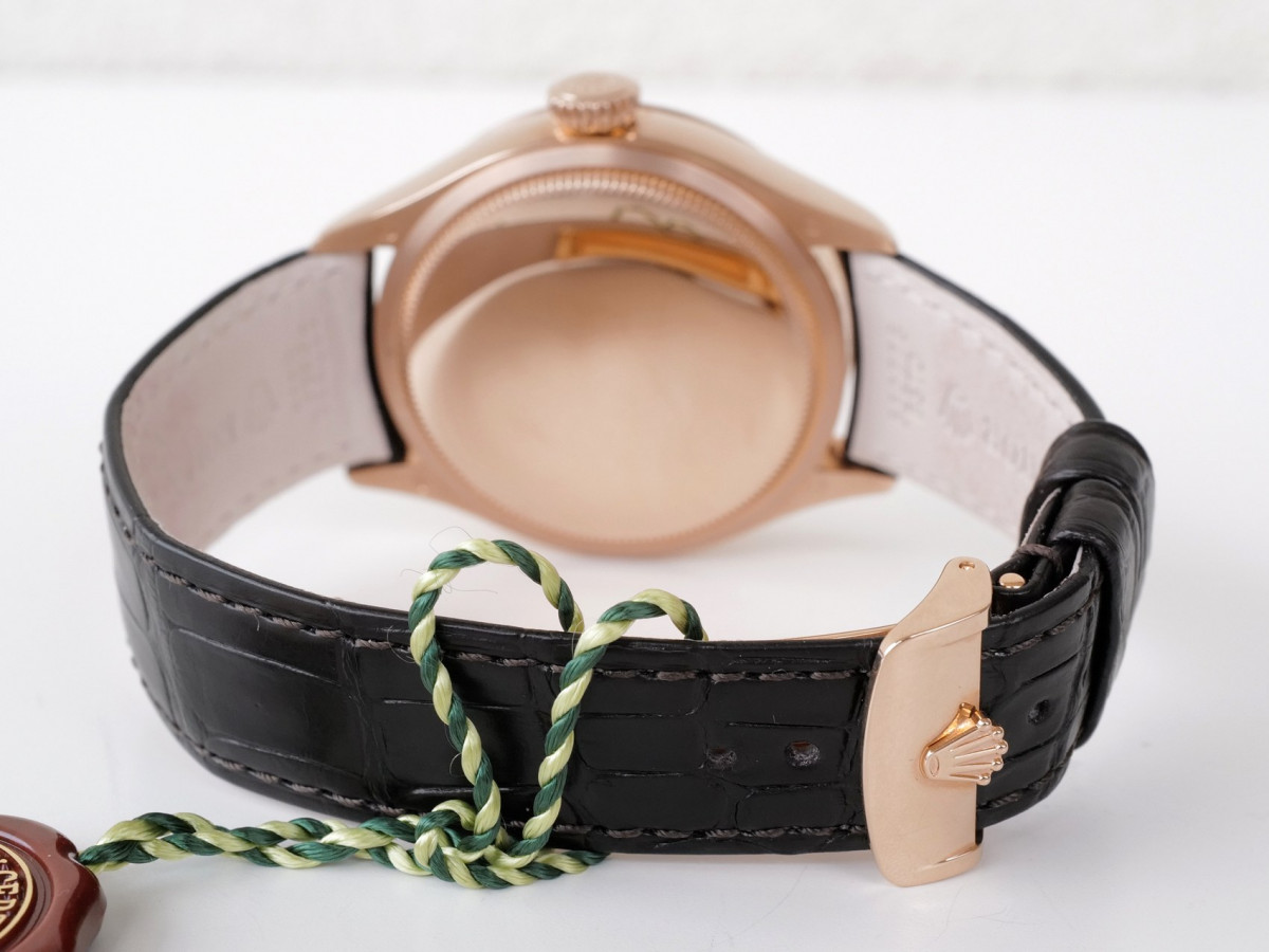 Швейцарские часы Rolex Cellini Moonphase 18K Rose Gold White Dial Black Strap Discontinued