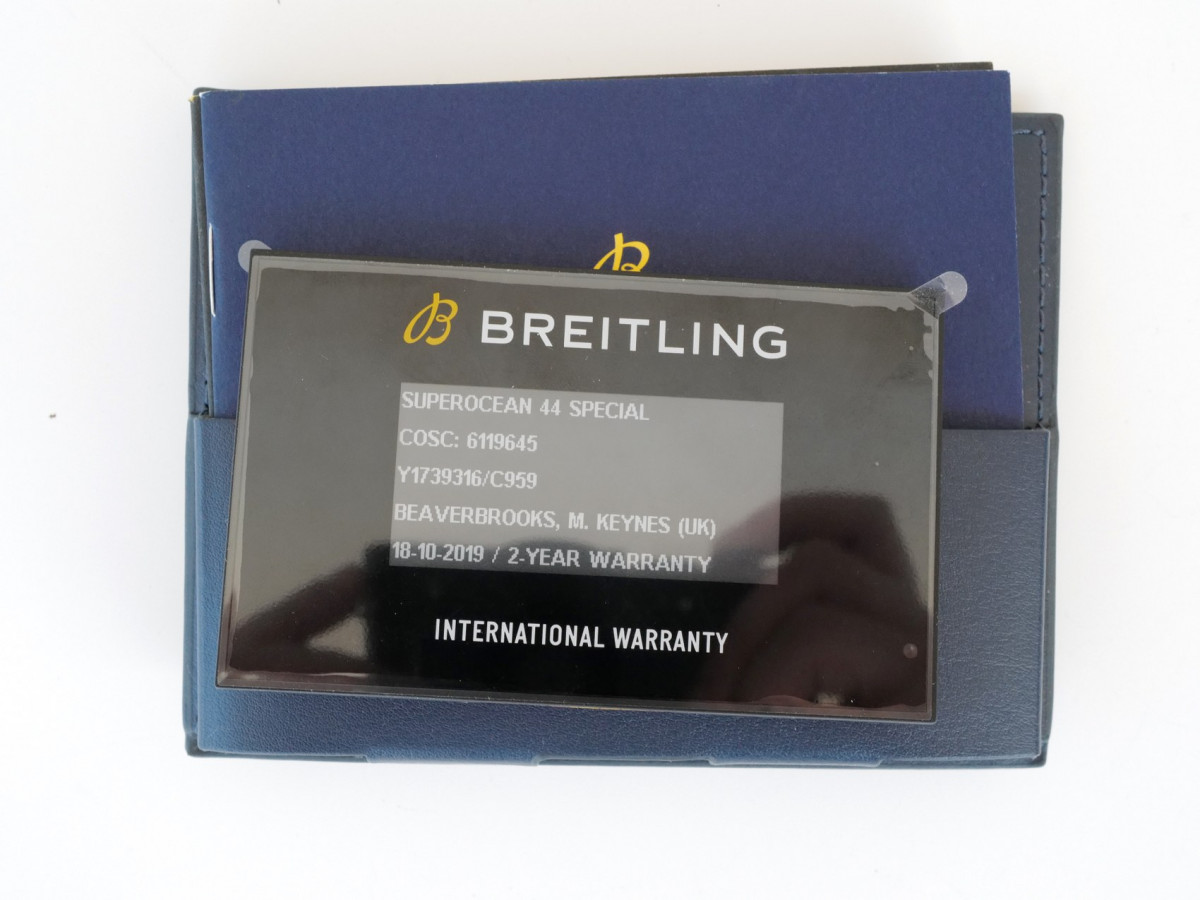 Швейцарський годинник Breitling Superocean 44 Blue Dial