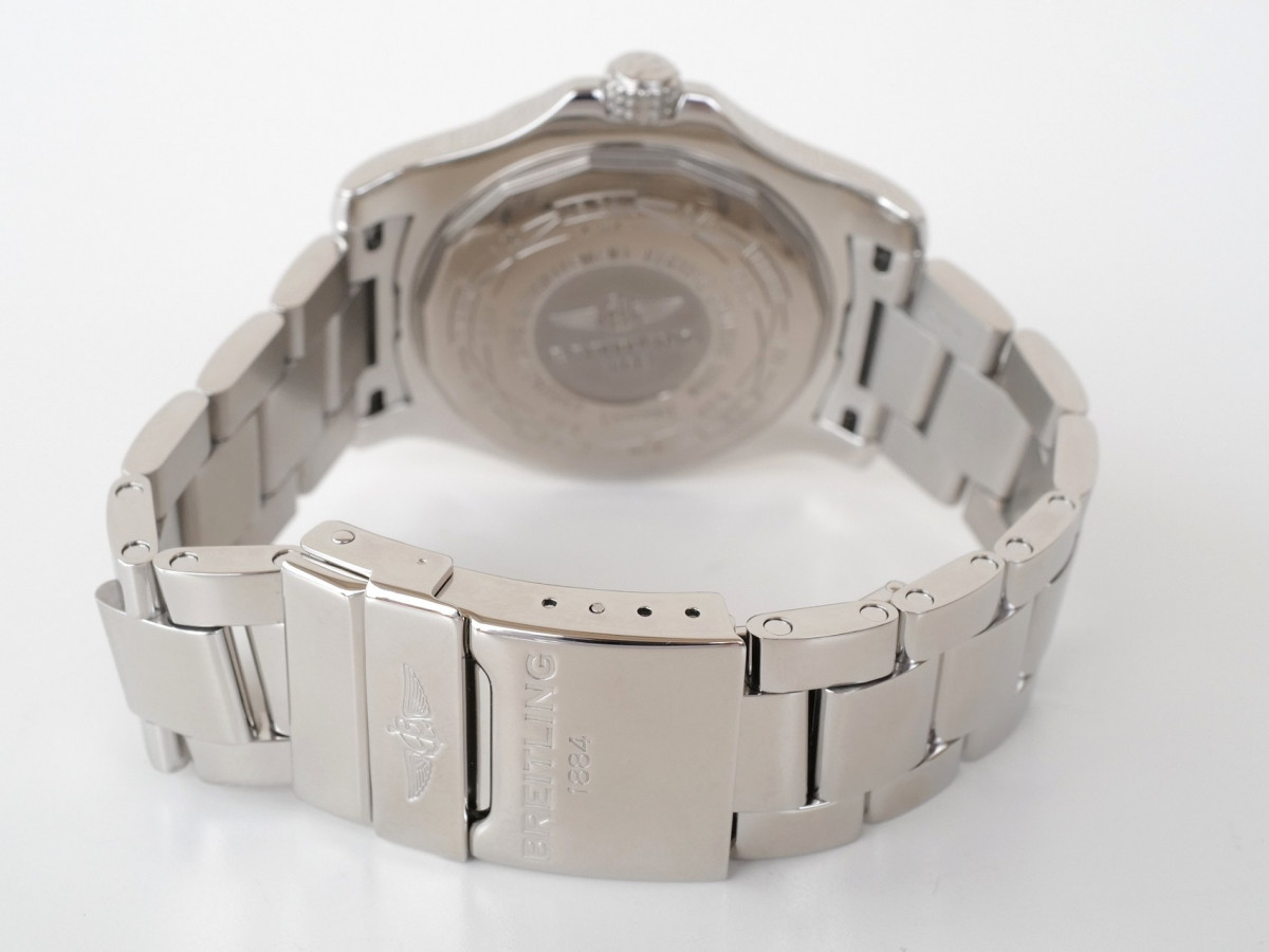 Швейцарские часы Breitling Avenger II GMT 43 Blue Dial Automatic