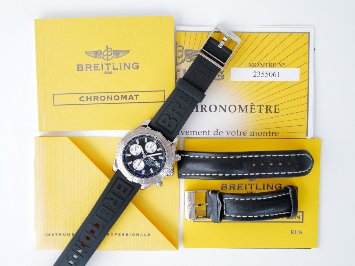 Швейцарские часы Breitling Chronomat Evolution Chronograph Panda Dial 44mm