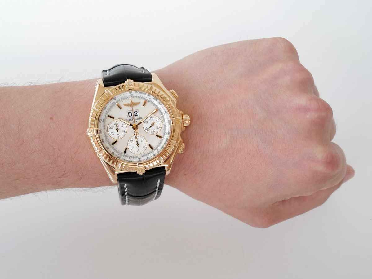 Швейцарские часы Breitling Crosswind Special Edition Chronograph Big Date 18K Yellow Gold 44mm MOP Dial