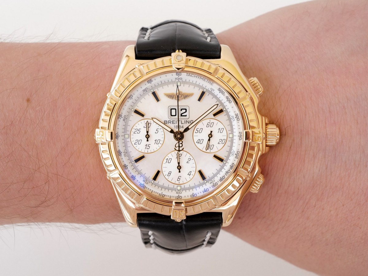 Швейцарские часы Breitling Crosswind Special Edition Chronograph Big Date 18K Yellow Gold 44mm MOP Dial