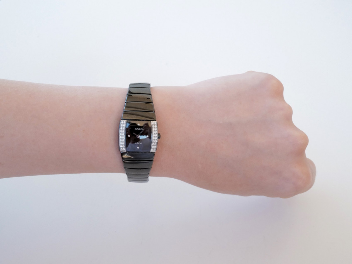 Швейцарський годинник Rado Sintra Jubile Ceramic Diamond Black Dial Quartz Ladies