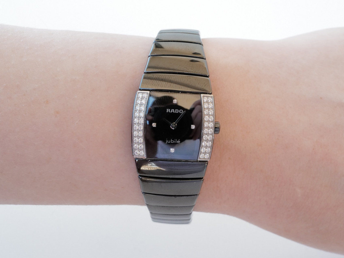 Швейцарський годинник Rado Sintra Jubile Ceramic Diamond Black Dial Quartz Ladies