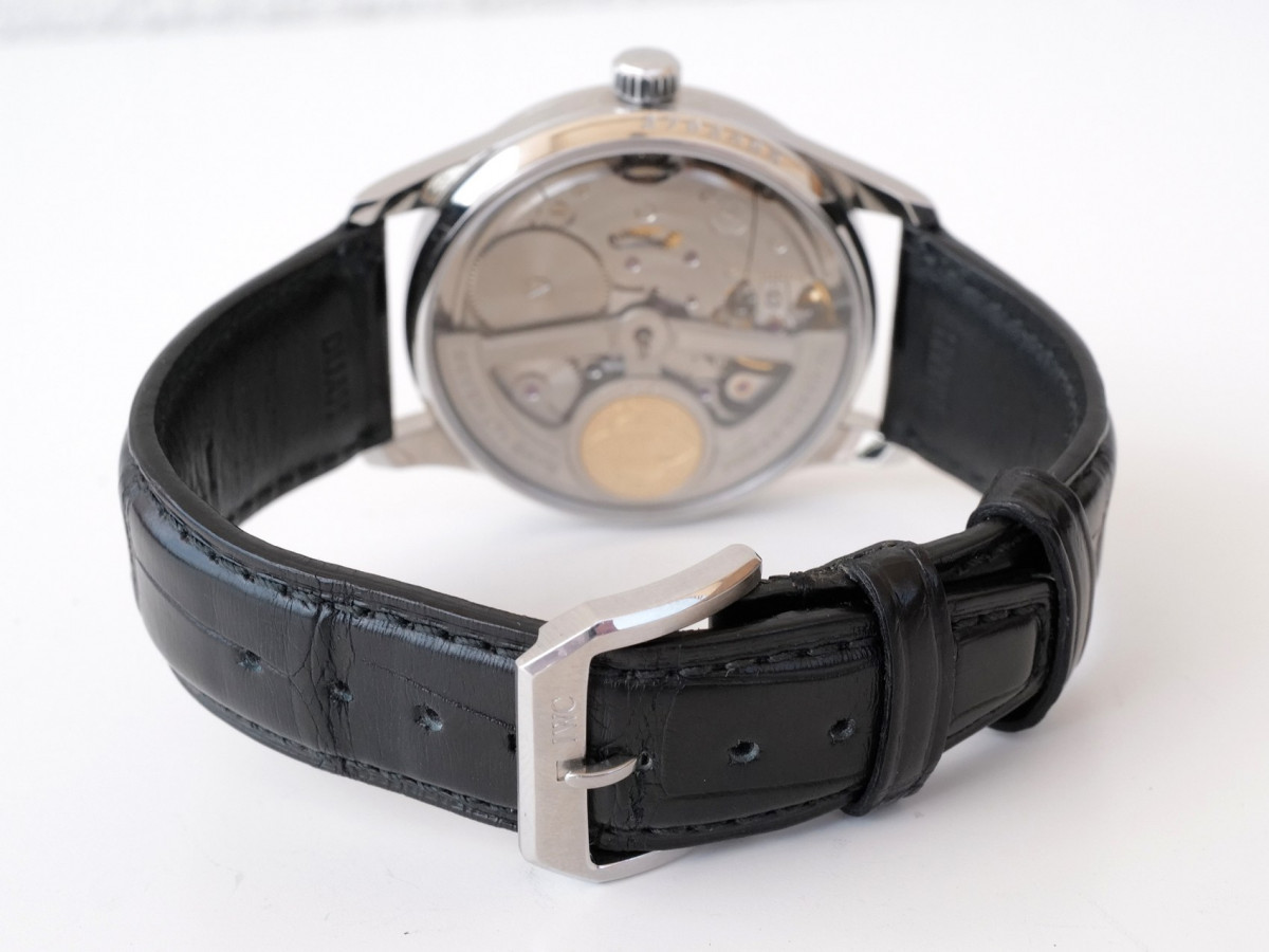 Швейцарський годинник IWC Portugieser 2000 Limited Edition Panda Dial 7 Days Power Reserve