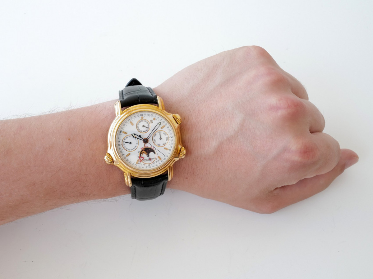 Швейцарские часы Jaeger-LeCoultre Grand Reveil Perpetual Calendar Alarm 18k Yellow Gold