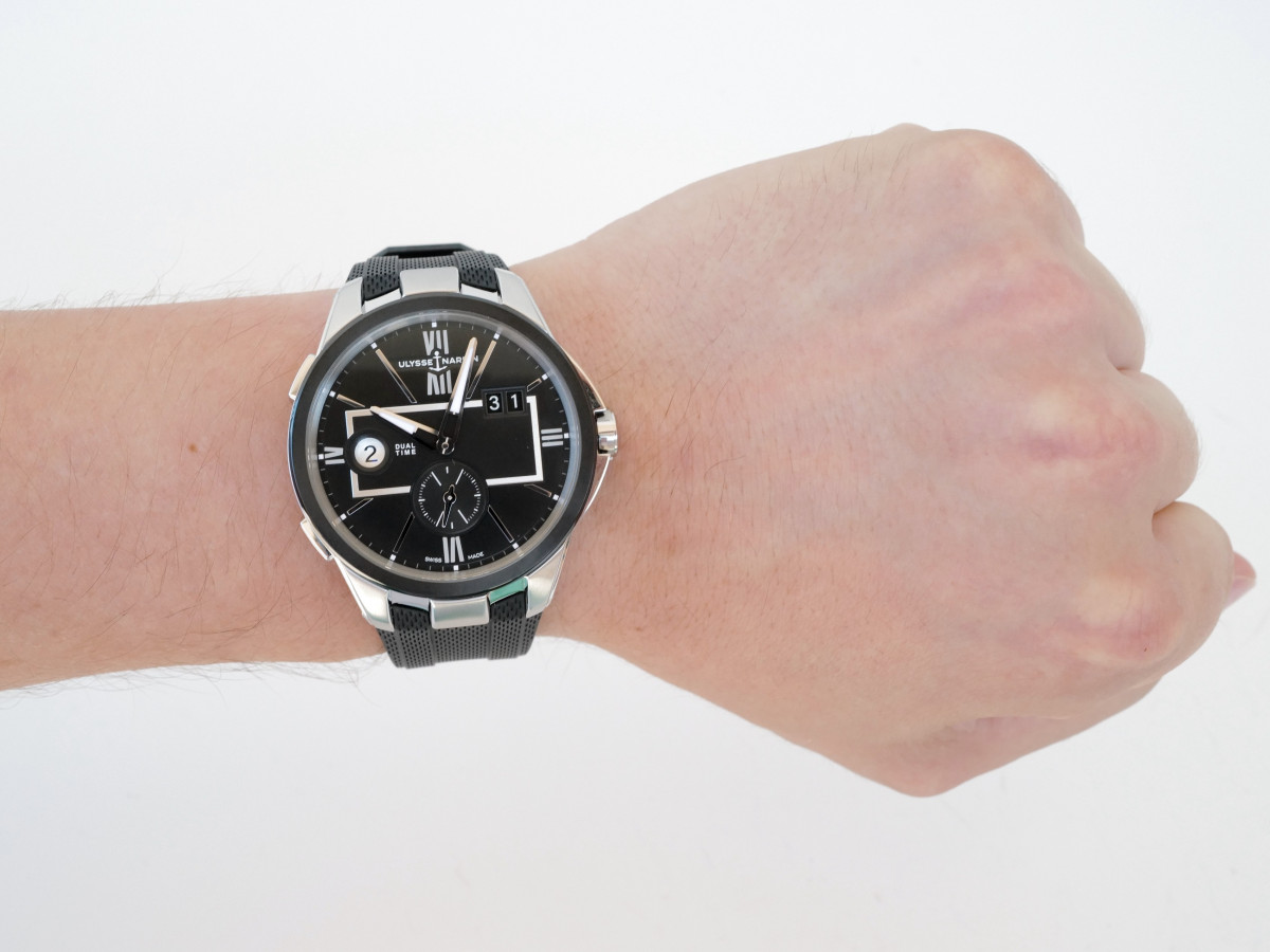 Швейцарские часы Ulysse Nardin Executive Dual Time Blast 42mm Black Dial