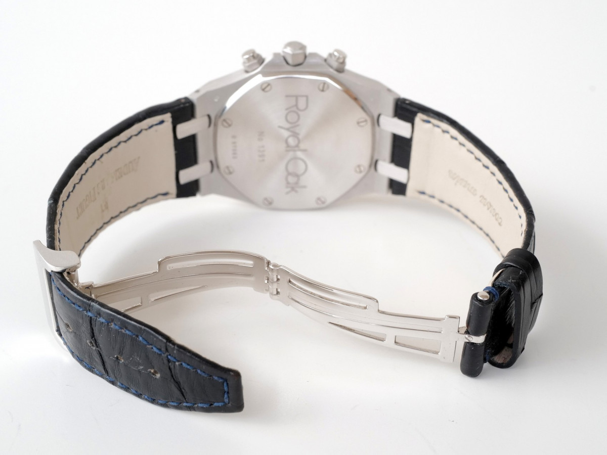 Швейцарские часы Audemars Piguet Royal Oak Chronograph 18k White Gold Blue Dial