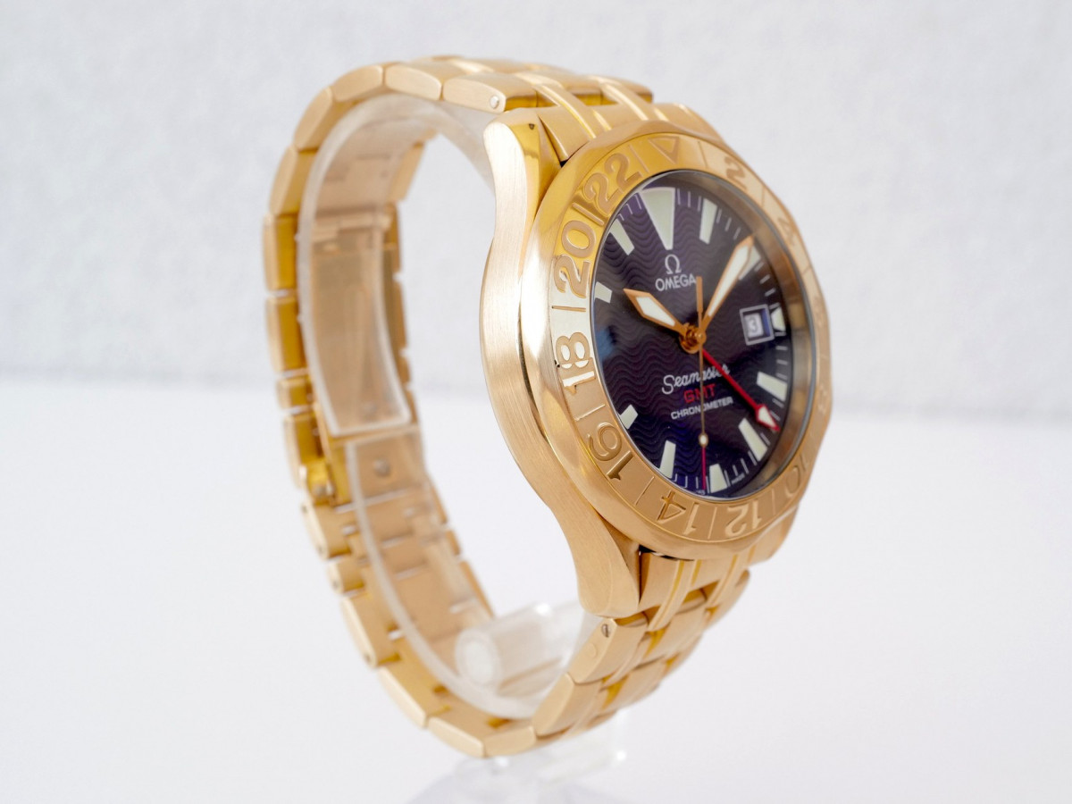 Swiss watch Omega Seamaster Diver 300M 18K Yellow Gold Blue Dial