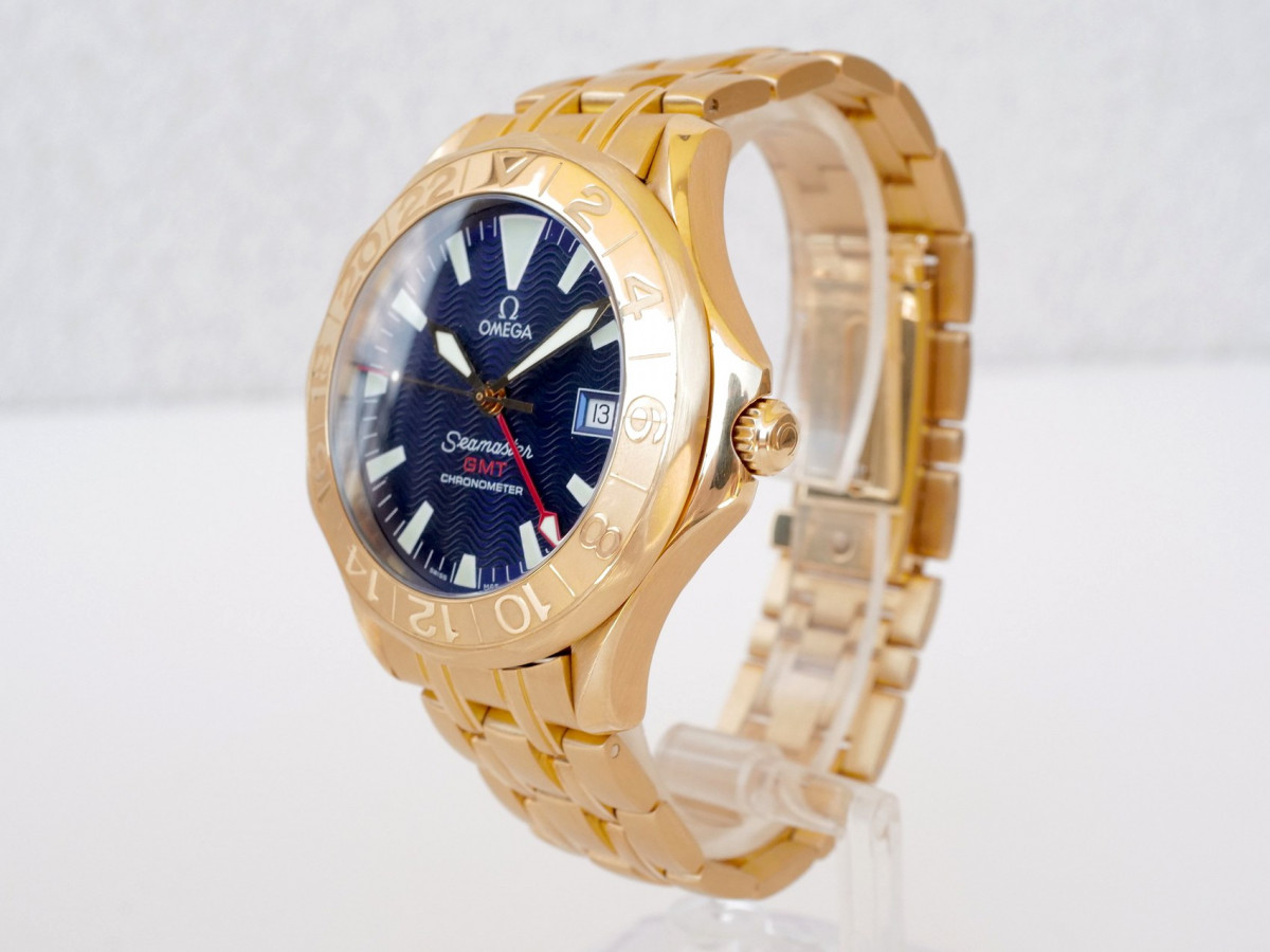 Swiss watch Omega Seamaster Diver 300M 18K Yellow Gold Blue Dial