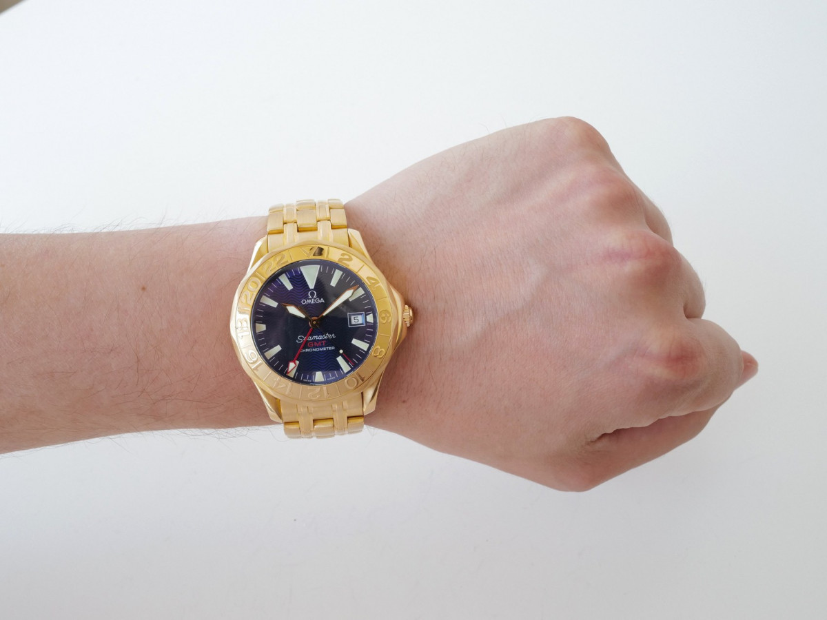 Swiss watch Omega Seamaster Diver 300M 18K Yellow Gold Blue Dial