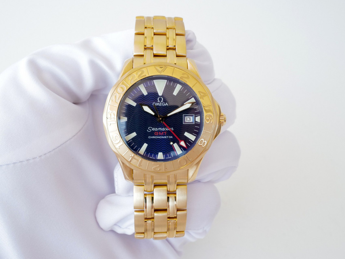 Swiss watch Omega Seamaster Diver 300M 18K Yellow Gold Blue Dial