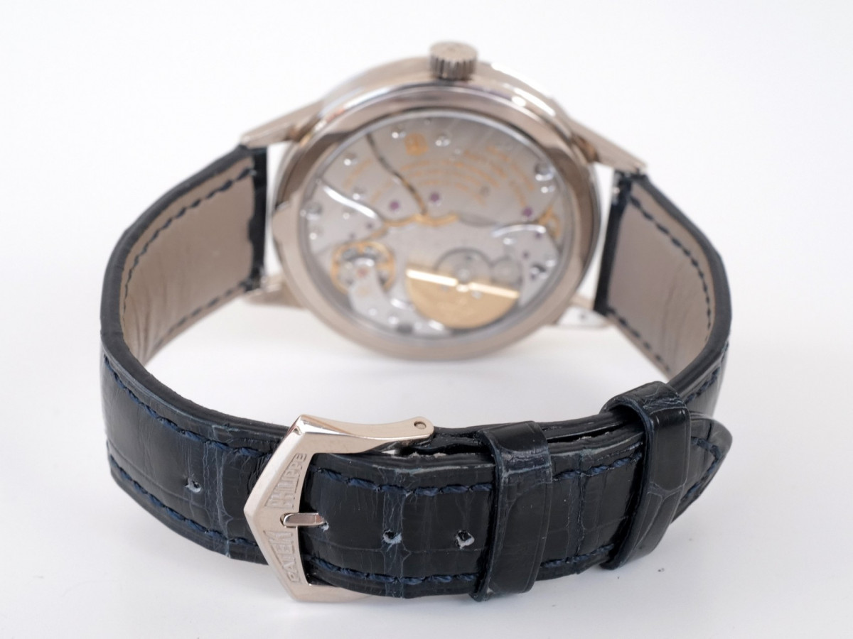 Швейцарские часы Patek Philippe Annual Calendar Regulator 18K White Gold 41