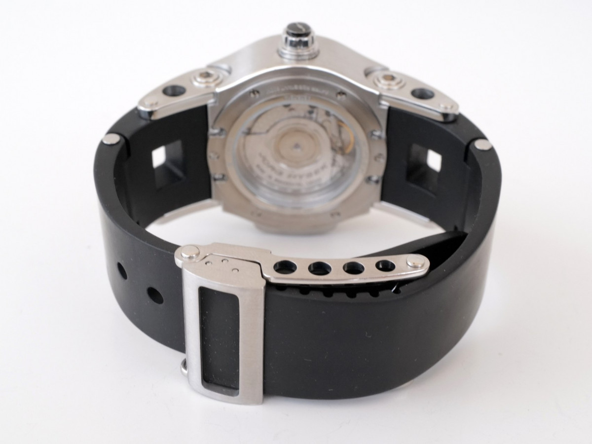 Швейцарський годинник Jorg Hysek Abyss GMT Diamonds