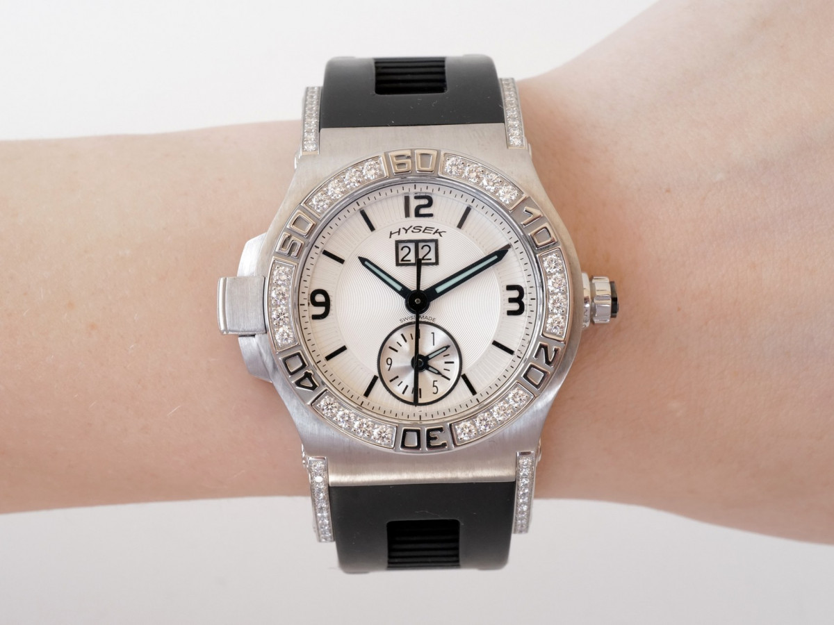 Швейцарський годинник Jorg Hysek Abyss GMT Diamonds