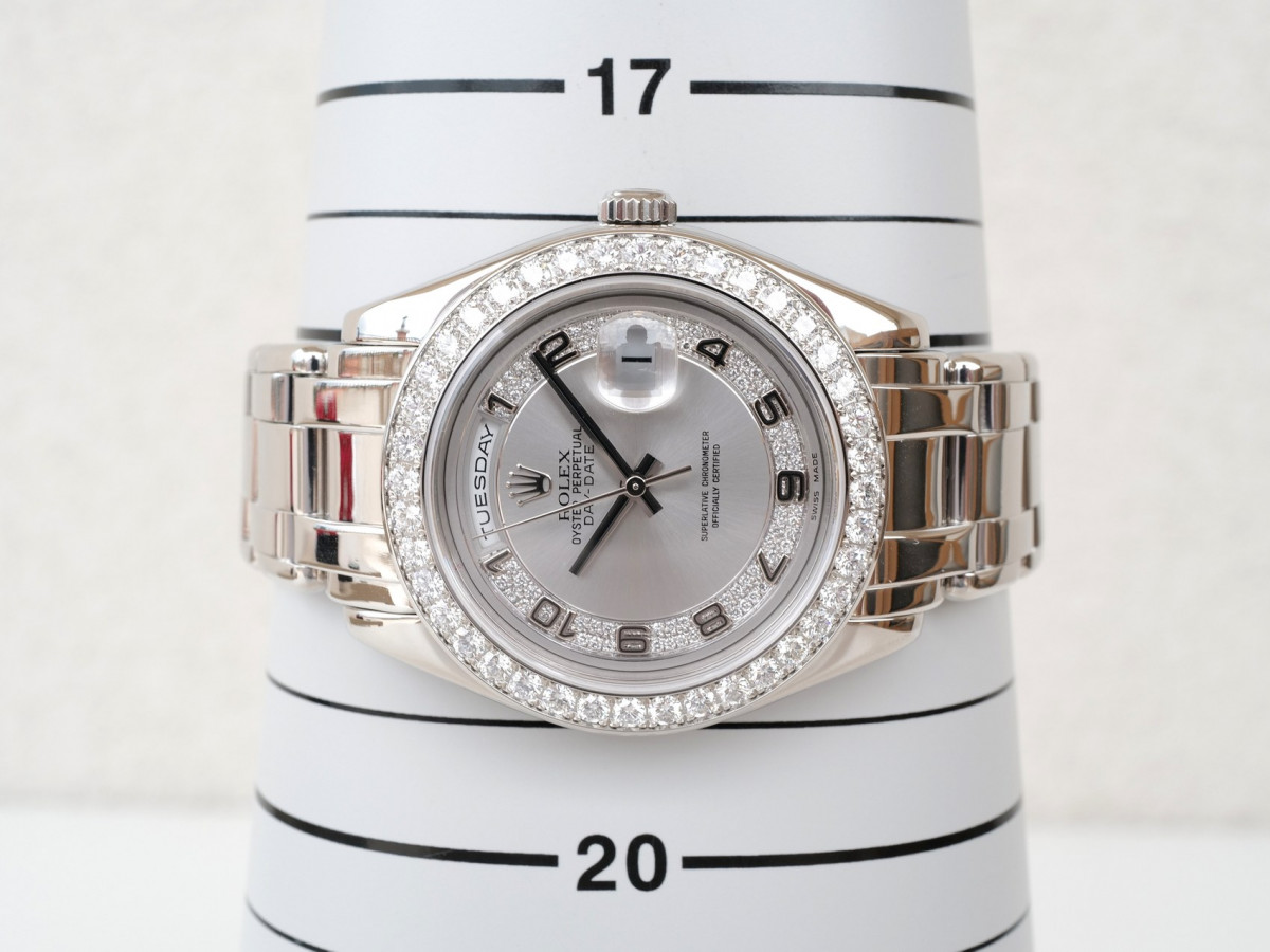 Швейцарський годинник Rolex Day-Date Platinum Masterpiece Factory Diamond Bezel Myriad Dial