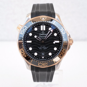 Швейцарские часы Omega Seamaster Diver 300m Co‑Axial Master Chronometer Gold Steel Black Rubber Strap 42 (2023)