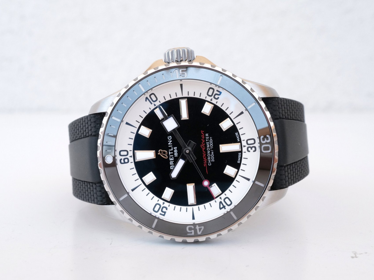 Швейцарський годинник Breitling Superocean Automatic 42