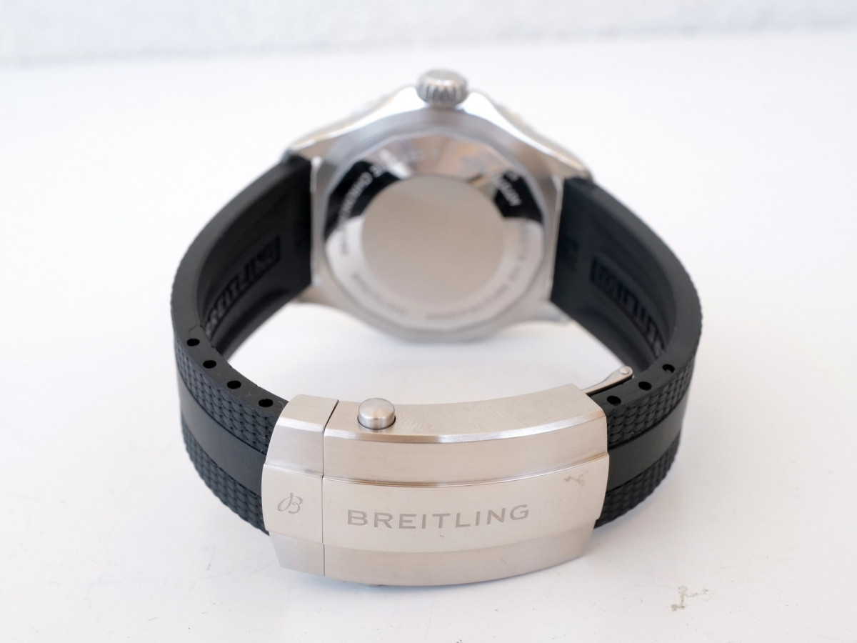 Швейцарський годинник Breitling Superocean Automatic 42