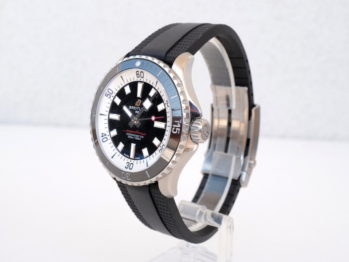 Швейцарський годинник Breitling Superocean Automatic 42