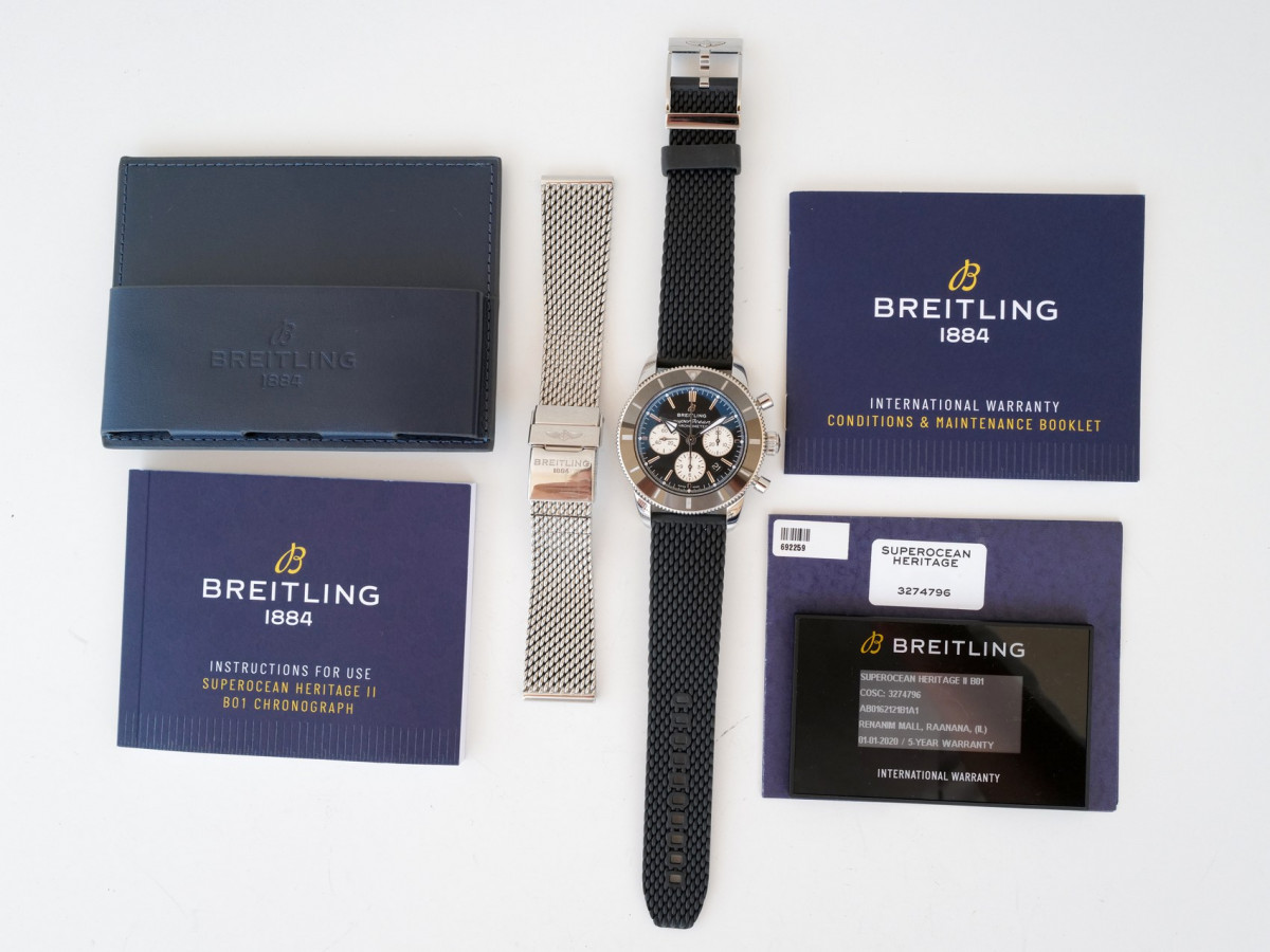 Швейцарские часы Breitling Superocean Heritage II B01 Chronograph 44 Panda Dial