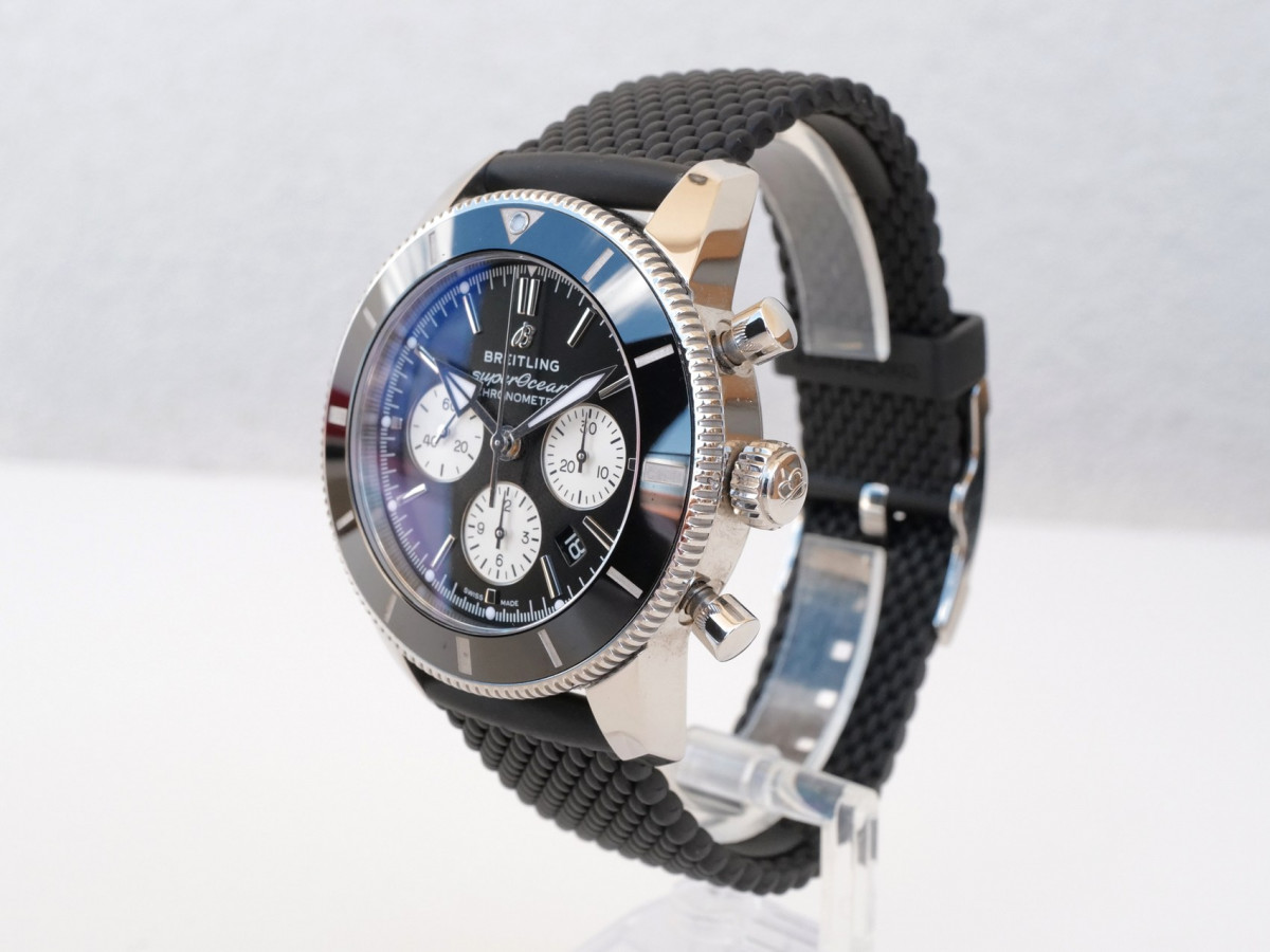 Швейцарские часы Breitling Superocean Heritage II B01 Chronograph 44 Panda Dial