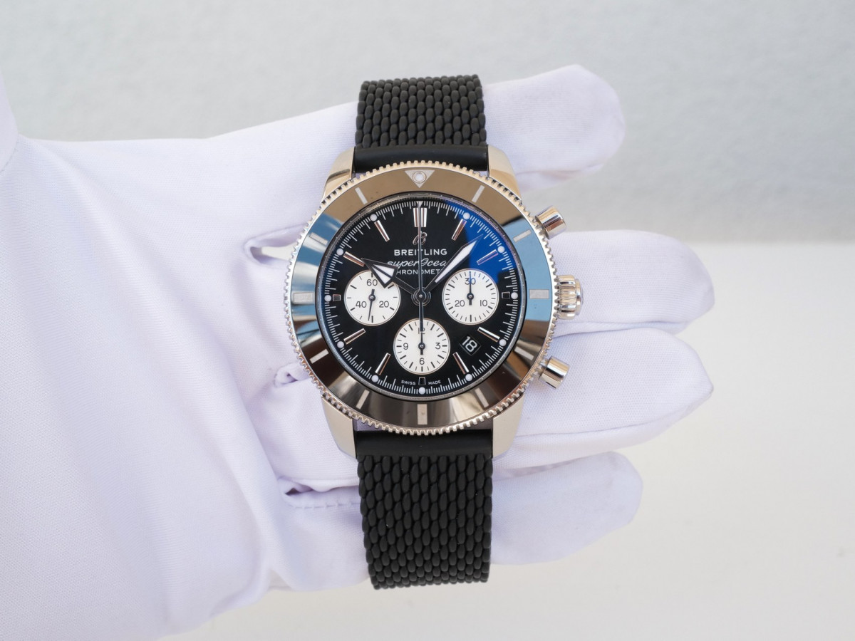 Швейцарские часы Breitling Superocean Heritage II B01 Chronograph 44 Panda Dial