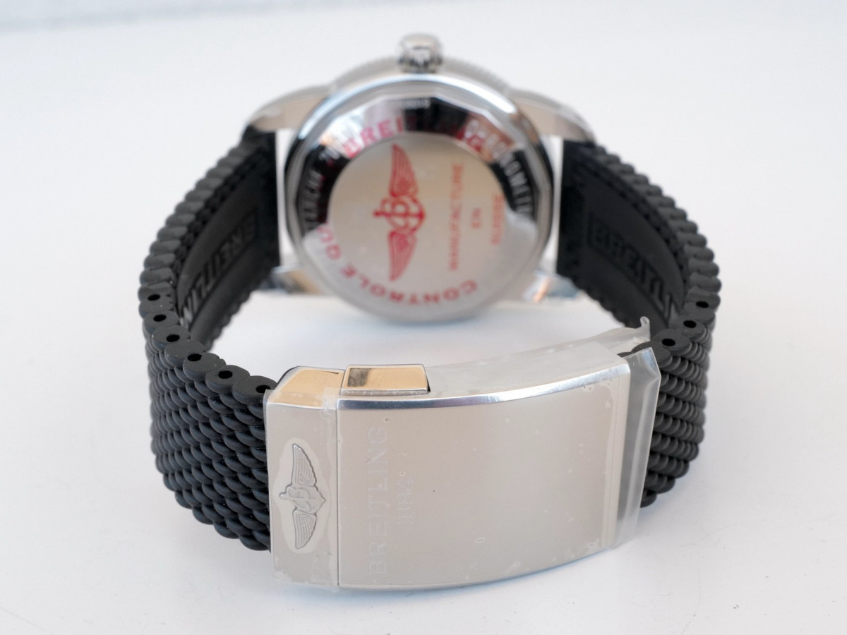 Швейцарские часы Breitling Superocean Heritage II B20 42mm Green Dial