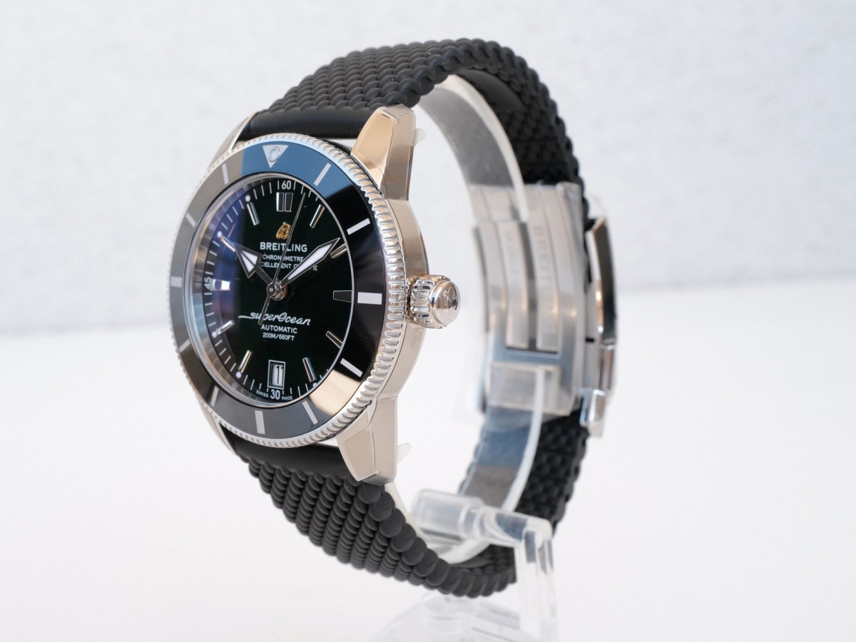 Швейцарские часы Breitling Superocean Heritage II B20 42mm Green Dial
