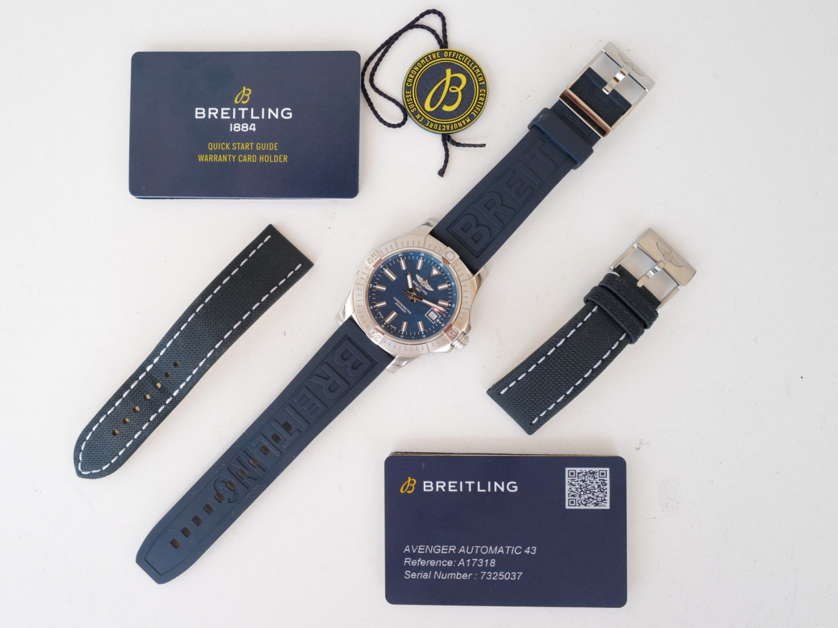 Swiss watch Breitling Avenger Automatic 43 Blue Dial