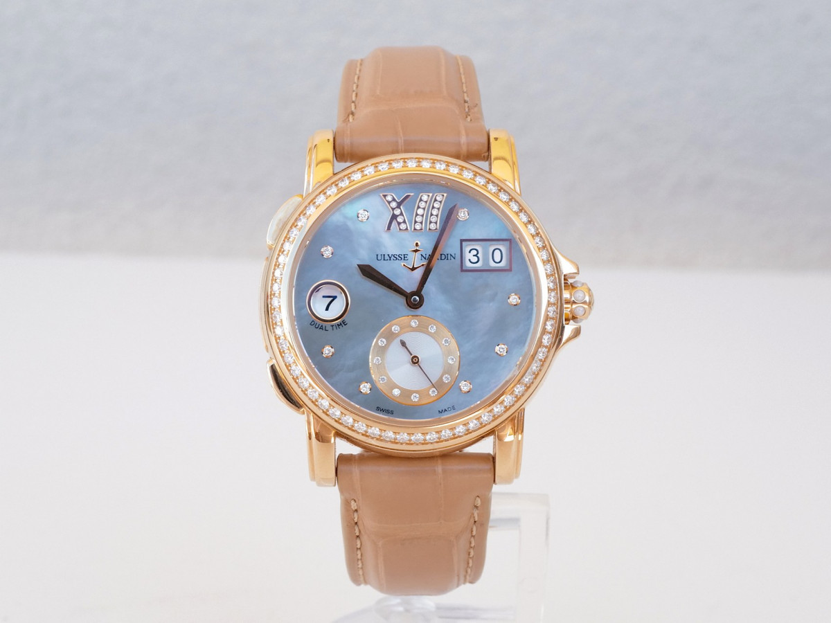 Швейцарские часы Ulysse Nardin Dual Time 37 GMT Big Date Lady 18k Rose Gold Diamonds MOP Dial