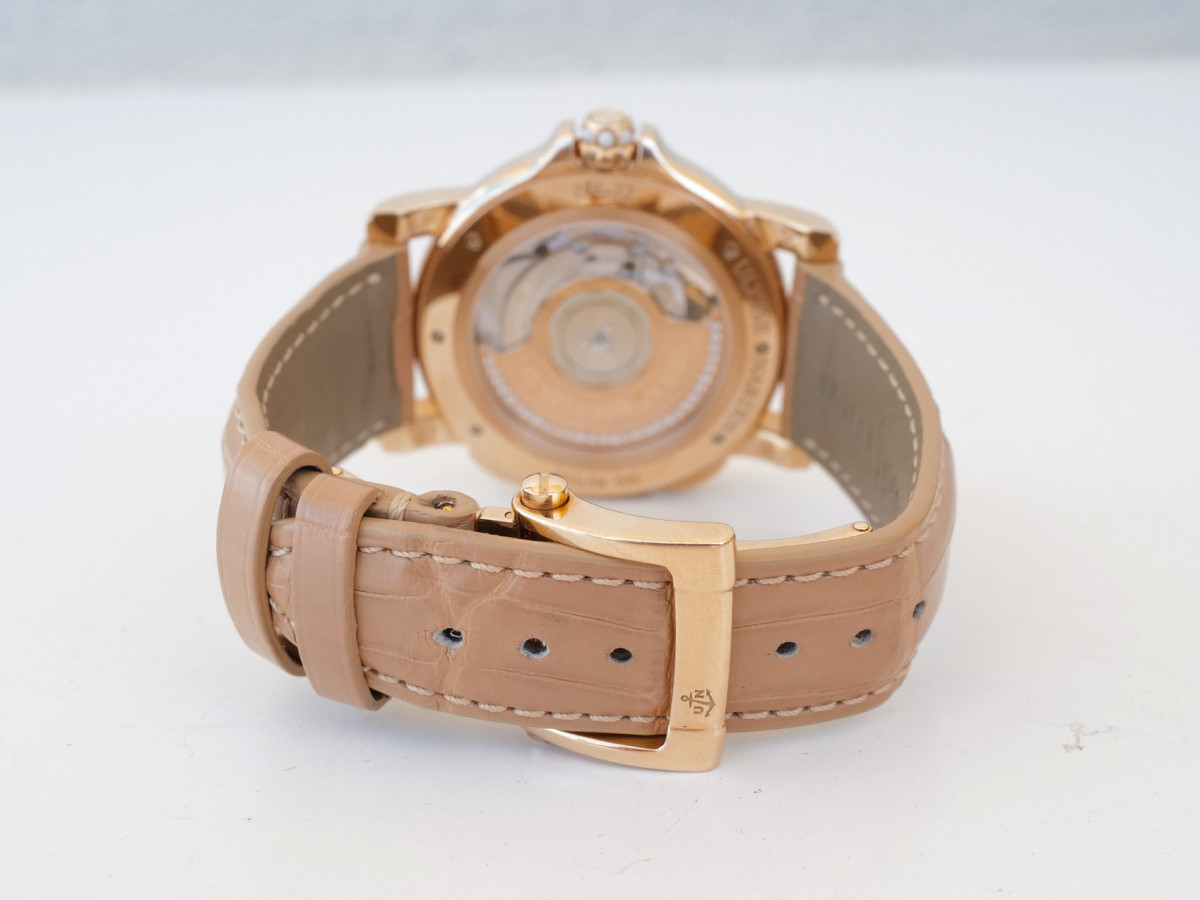 Швейцарские часы Ulysse Nardin Dual Time 37 GMT Big Date Lady 18k Rose Gold Diamonds MOP Dial