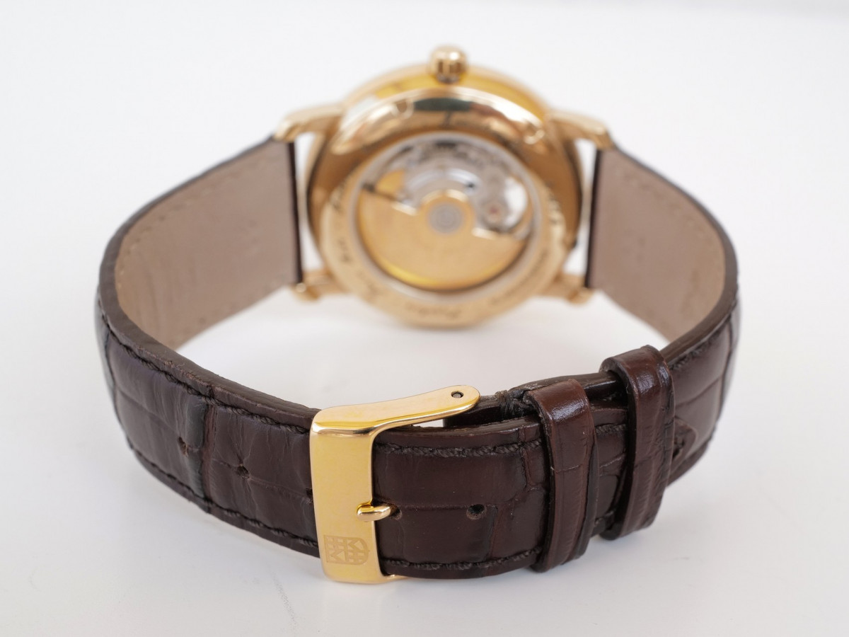 Швейцарський годинник Frederique Constant Classics Moonphase Heart Beat Date