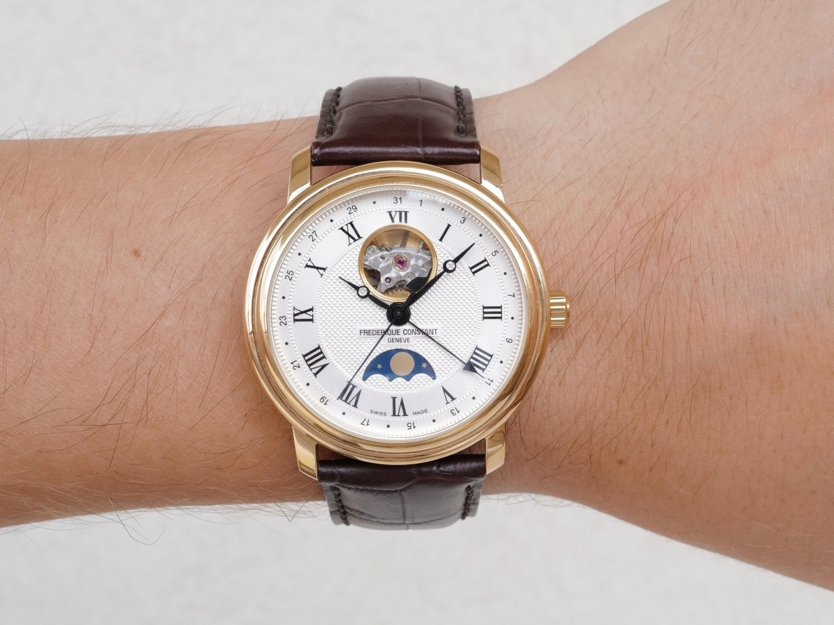 Швейцарський годинник Frederique Constant Classics Moonphase Heart Beat Date