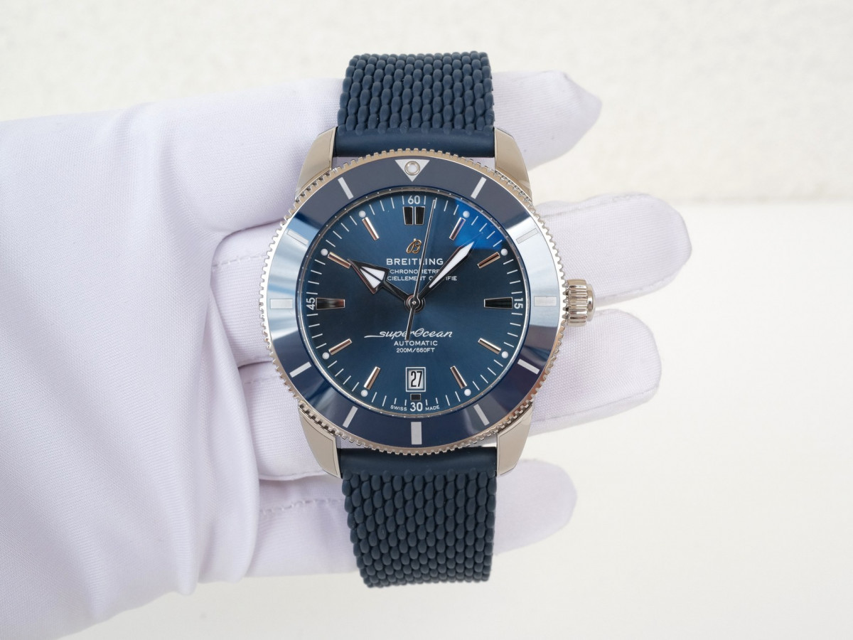 Swiss watch Breitling Superocean Heritage B20 Automatic 46 Blue Dial Blue Rubber Strap