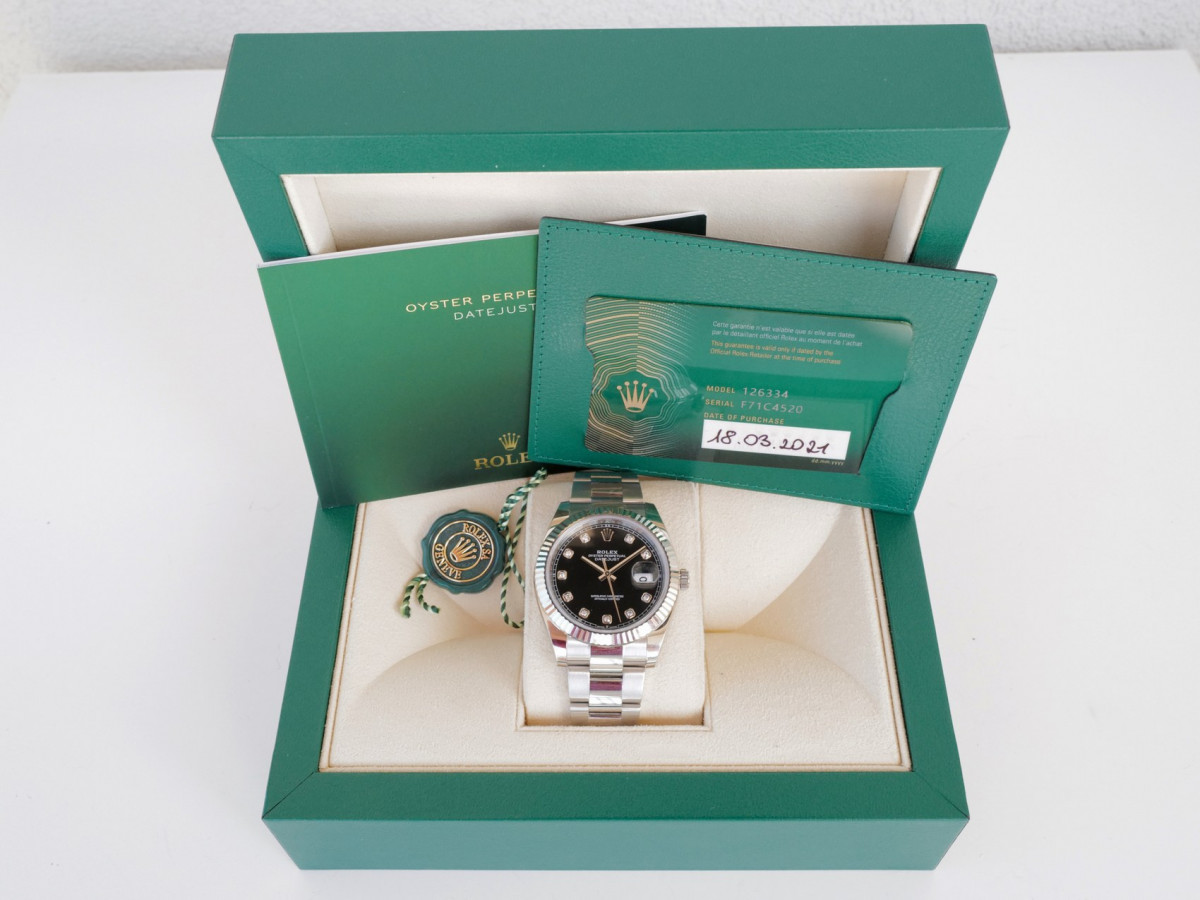 Швейцарський годинник Rolex Datejust 41 Oyster Black Diamond Dial